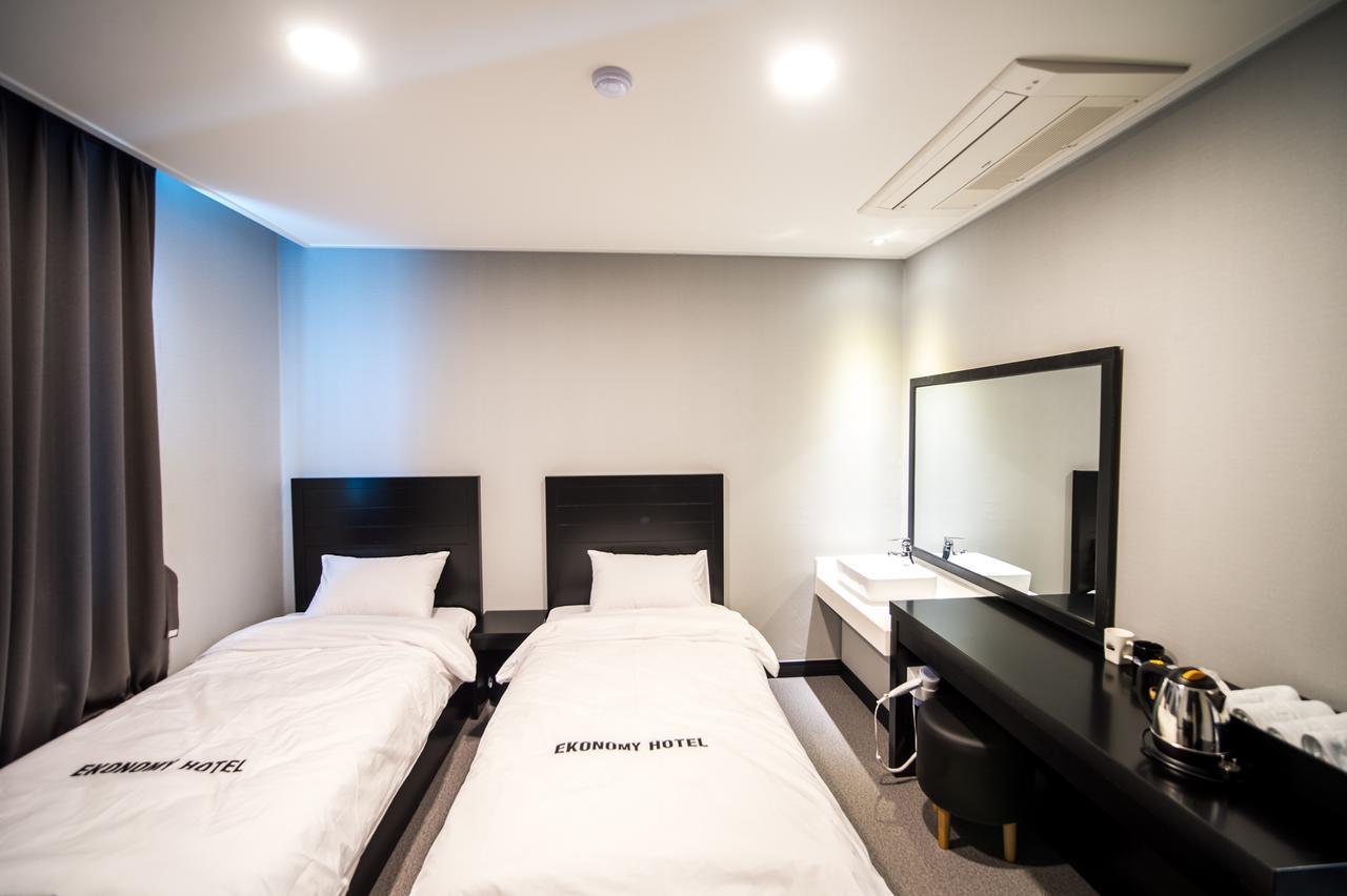 Ekonomy Hotel Jeongseon Exterior foto